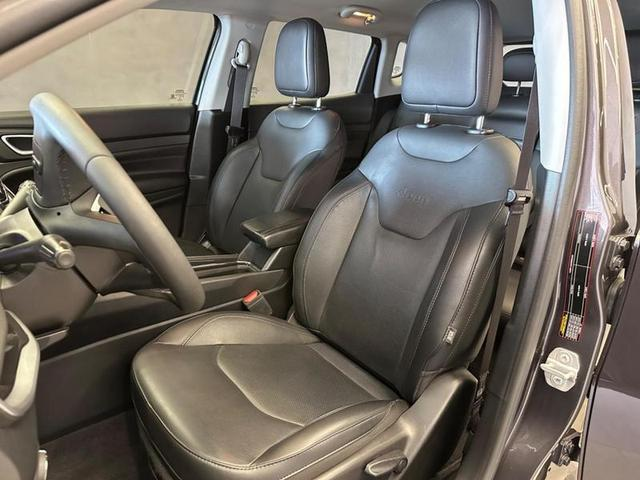 Foto do veículo JEEP COMPASS  LONG TF 2022 36.339 KM 135.900,00