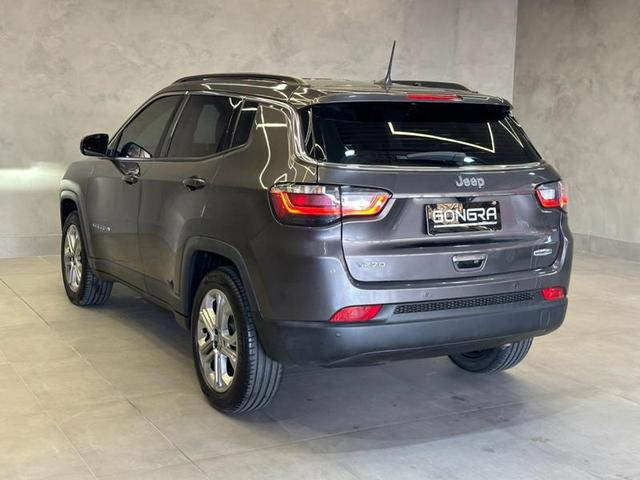 Foto do veículo JEEP COMPASS  LONG TF 2022 36.339 KM 135.900,00