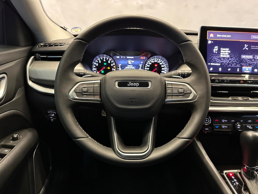 Foto do veículo JEEP COMPASS  LONG TF 2022 37.488 KM 132.900,00