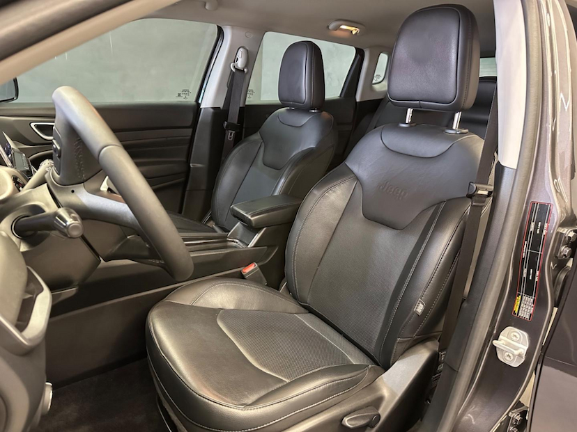 Foto do veículo JEEP COMPASS  LONG TF 2022 37.488 KM 132.900,00