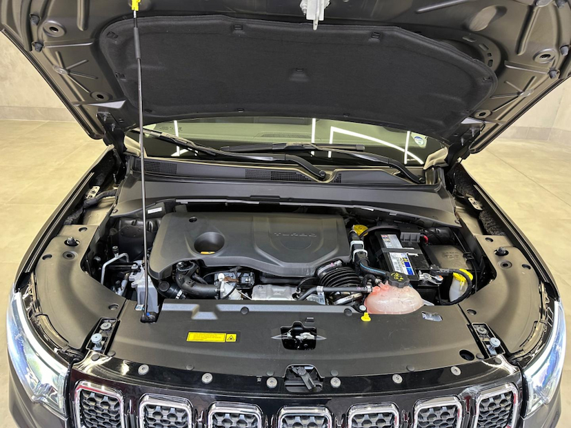 Foto do veículo JEEP COMPASS  LONG TF 2022 37.488 KM 132.900,00