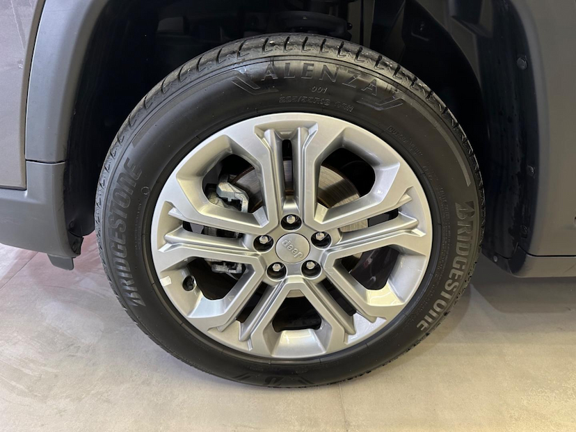 Foto do veículo JEEP COMPASS  LONG TF 2022 37.488 KM 132.900,00