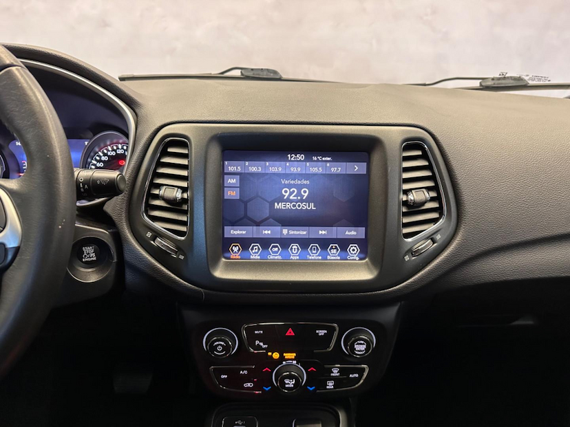Foto do veículo JEEP COMPASS  LONGITUDE 2.0 FLEX 16V AUT 2021 71.150 KM 108.900,00
