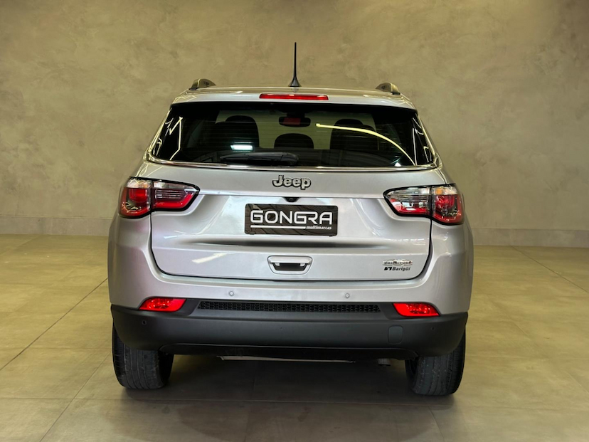 Foto do veículo JEEP COMPASS  LONGITUDE 2.0 FLEX 16V AUT 2021 71.150 KM 108.900,00