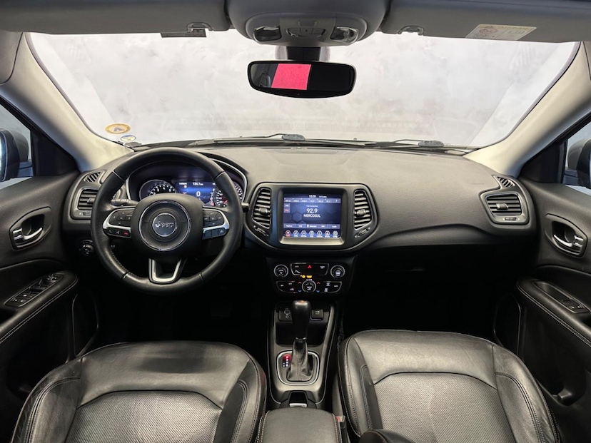 Foto do veículo JEEP COMPASS  LONGITUDE 2.0 FLEX 16V AUT 2021 71.150 KM 108.900,00