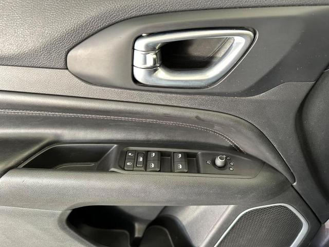 Foto do veículo JEEP COMPASS  LONG TF 2022 40.655 KM 131.900,00