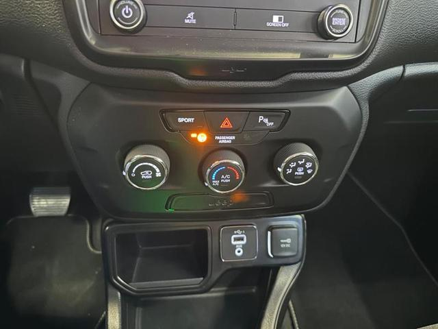 Foto do veículo JEEP RENEGADE  1.8 16V FLEX SPORT 4P AUTOMÁTICO 2021 40.356 KM 84.900,00