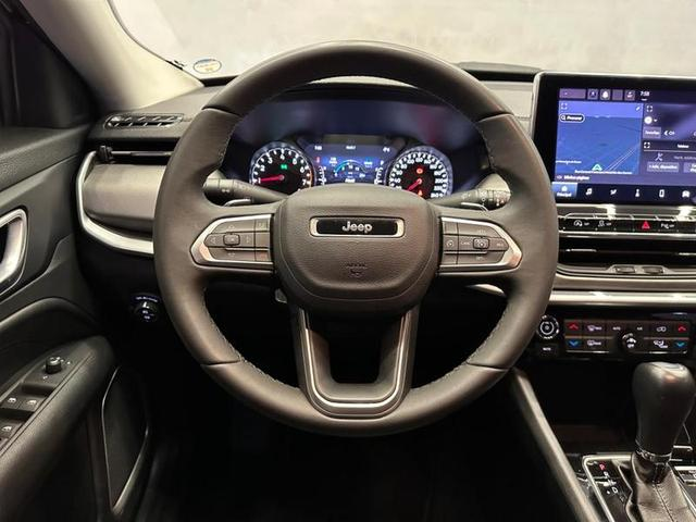 Foto do veículo JEEP COMPASS  LONG TF 2022 38.737 KM 133.900,00
