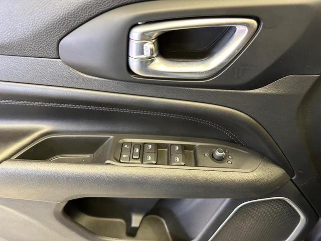 Foto do veículo JEEP COMPASS  LONG TF 2022 38.737 KM 133.900,00