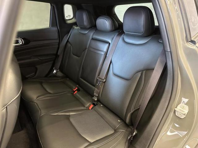 Foto do veículo JEEP COMPASS  SERIE S TF 2023 5.000 KM 189.900,00