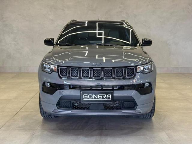 Foto do veículo JEEP COMPASS  SERIE S TF 2023 5.000 KM 189.900,00