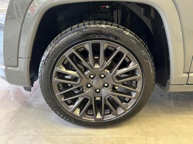Foto do veículo JEEP COMPASS  SERIE S TF 2023 5.000 KM 189.900,00