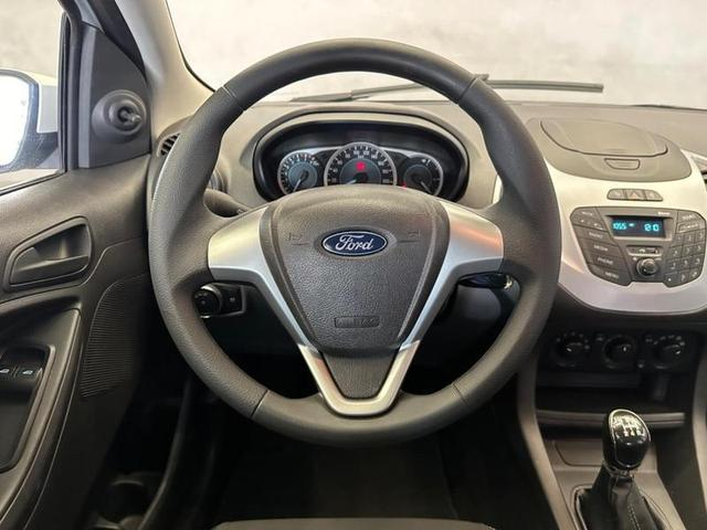 Foto do veículo FORD KA  1.0 SE 12V FLEX 4P MANUAL 2015 98.754 KM 39.900,00