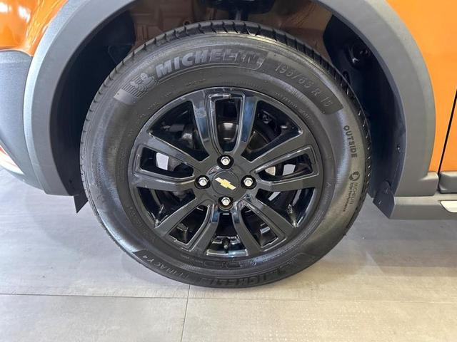 Foto do veículo CHEVROLET ONIX  1.4 MT ACT 2019 67.051 KM 64.900,00
