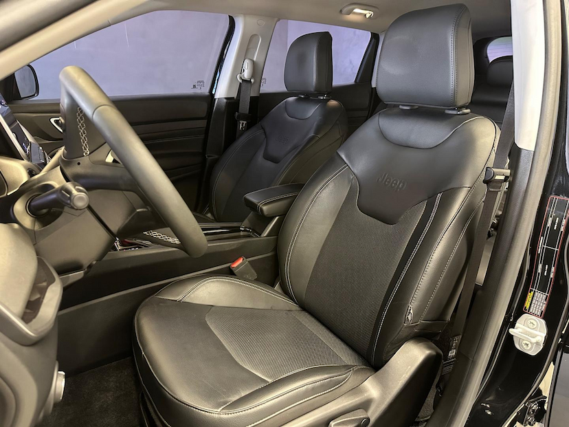 Foto do veículo JEEP COMPASS  LONG TF 2023 22.866 KM 145.900,00