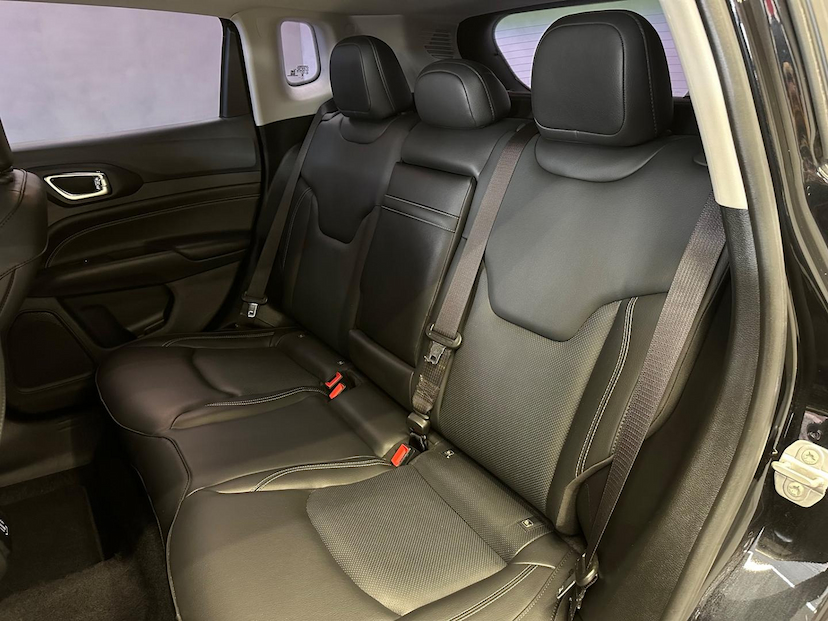 Foto do veículo JEEP COMPASS  LONG TF 2023 22.866 KM 145.900,00