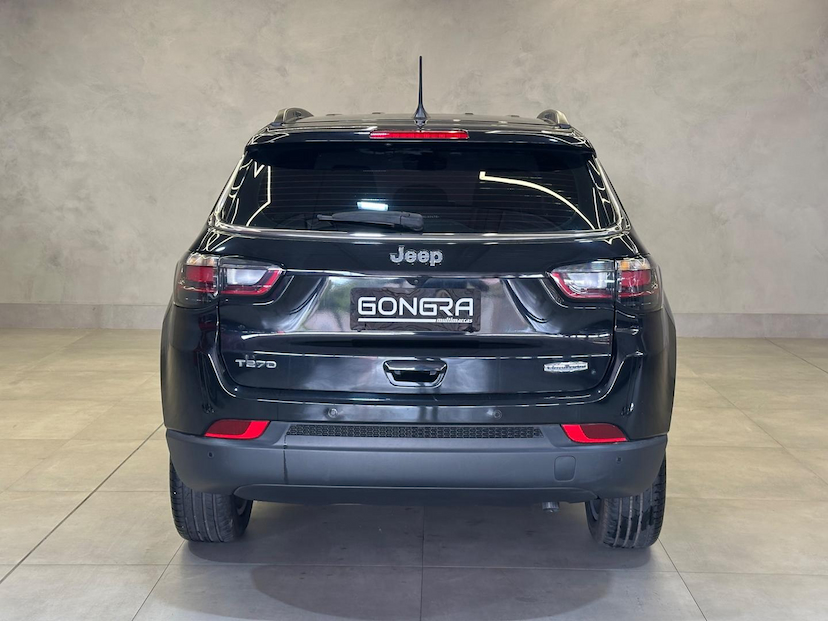 Foto do veículo JEEP COMPASS  LONG TF 2023 22.866 KM 145.900,00