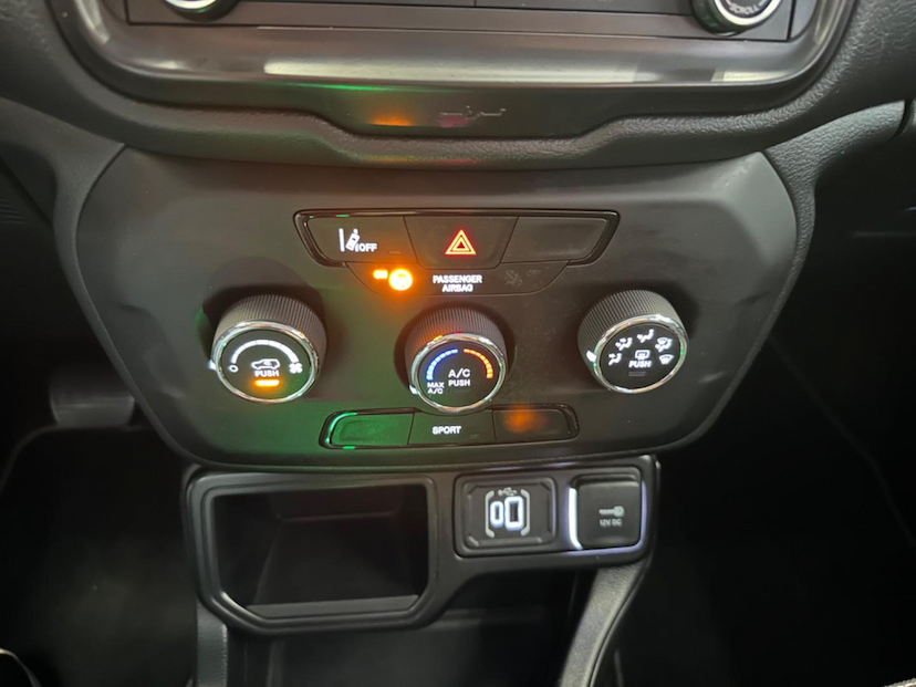 Foto do veículo JEEP RENEGADE  SPORT T270 FLEX 2022 20.145 KM 105.900,00