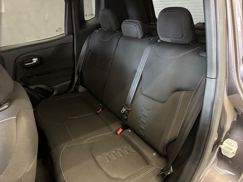 Foto do veículo JEEP RENEGADE  SPORT T270 FLEX 2022 20.145 KM 105.900,00