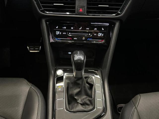 Foto do veículo VOLKSWAGEN TAOS  HL TSI AE 2023 25.838 KM 176.900,00