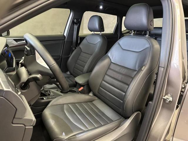 Foto do veículo VOLKSWAGEN TAOS  HL TSI AE 2023 25.838 KM 176.900,00