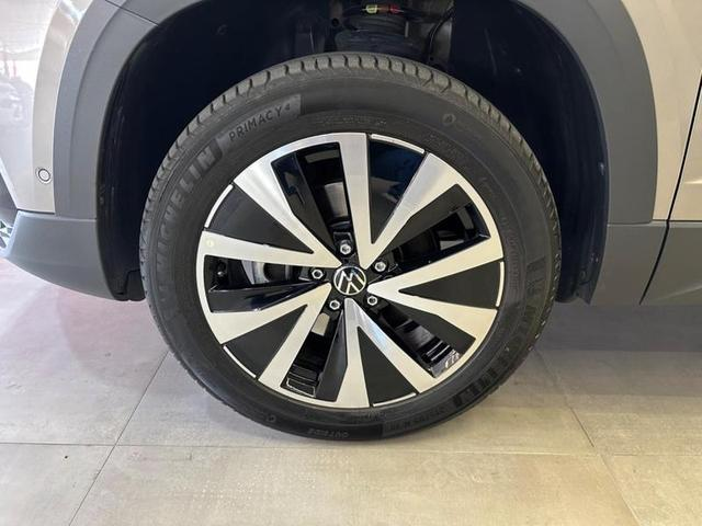 Foto do veículo VOLKSWAGEN TAOS  HL TSI AE 2023 25.838 KM 176.900,00