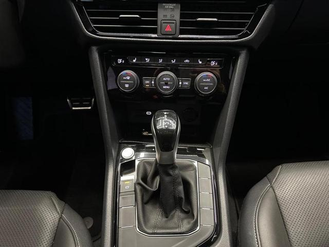 Foto do veículo VOLKSWAGEN TAOS  HL TSI AE 2022 27.529 KM 159.900,00