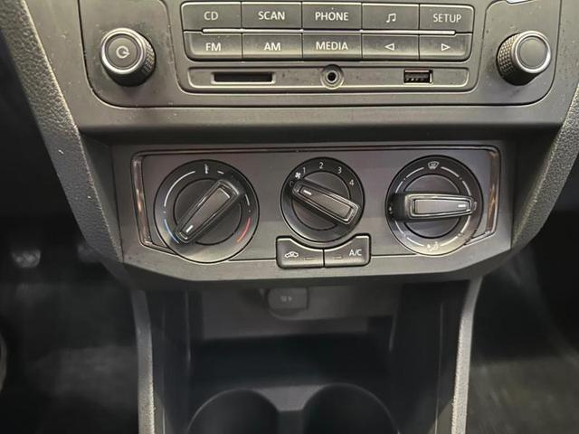 Foto do veículo VOLKSWAGEN VOYAGE  1.0 MPI CITY 2023 22.419 KM 57.900,00