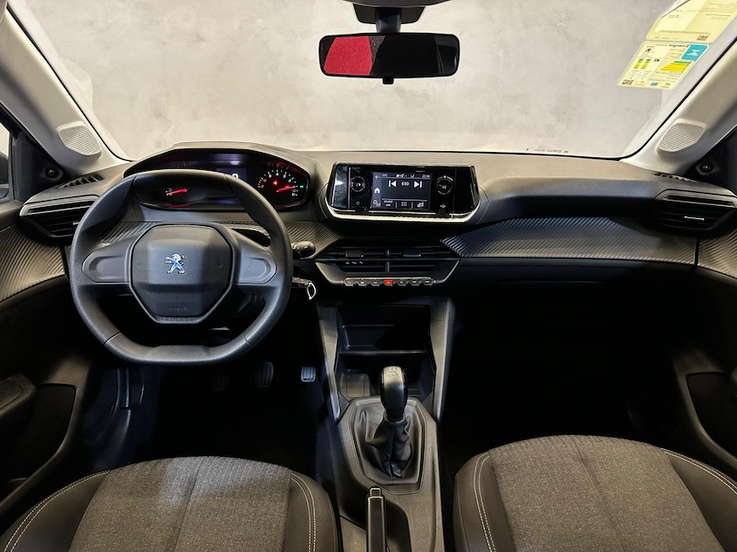 Foto do veículo PEUGEOT 208  LIKE MT 2023 44 KM 69.900,00
