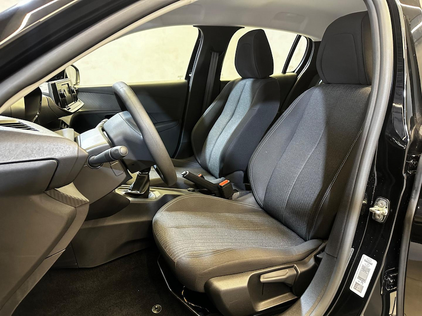 Foto do veículo PEUGEOT 208  LIKE MT 2023 44 KM 69.900,00