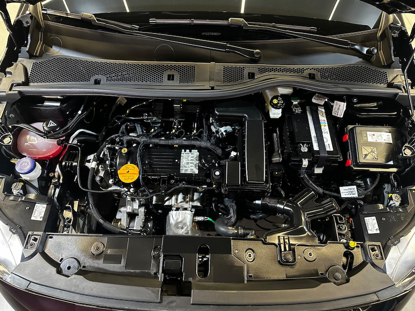 Foto do veículo PEUGEOT 208  LIKE MT 2023 44 KM 69.900,00