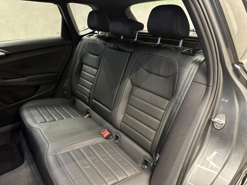 Foto do veículo VOLKSWAGEN TAOS  HL TSI AE 2023 19.375 KM 175.900,00
