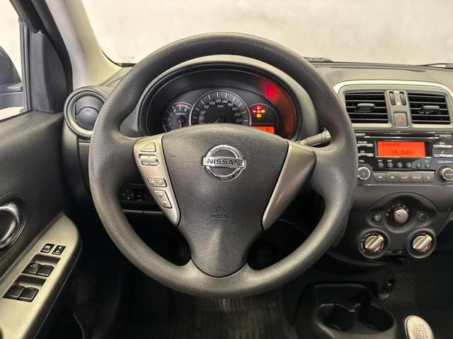 Foto do veículo NISSAN MARCH  16SV 2015 110.215 KM 44.900,00