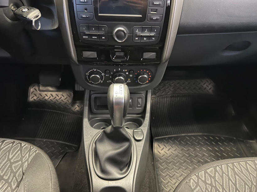 Foto do veículo RENAULT DUSTER  16 E CVT 2018 80.297 KM 69.900,00