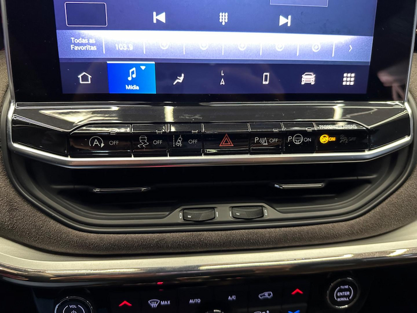 Foto do veículo JEEP COMMANDER  OVERLAND T270 1.3 TB FLEX AUT 2023 26.727 KM 199.900,00