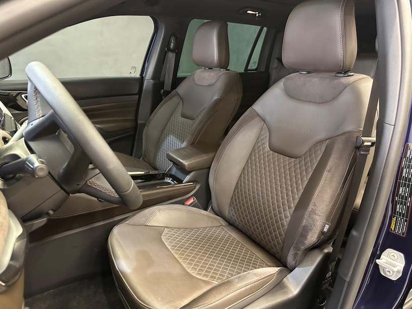 Foto do veículo JEEP COMMANDER  OVERLAND T270 1.3 TB FLEX AUT 2023 26.727 KM 199.900,00