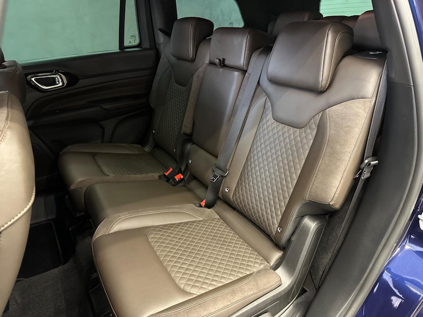 Foto do veículo JEEP COMMANDER  OVERLAND T270 1.3 TB FLEX AUT 2023 26.727 KM 199.900,00