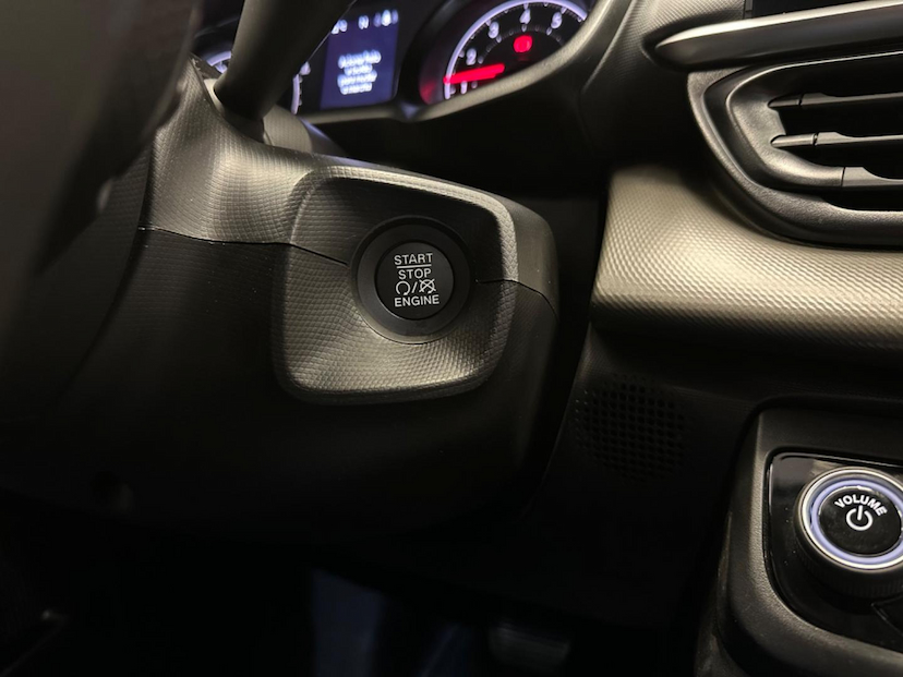 Foto do veículo FIAT FASTBACK  AUDACE TURBO 200 FLEX AT 4P 2023 13.067 KM 115.900,00