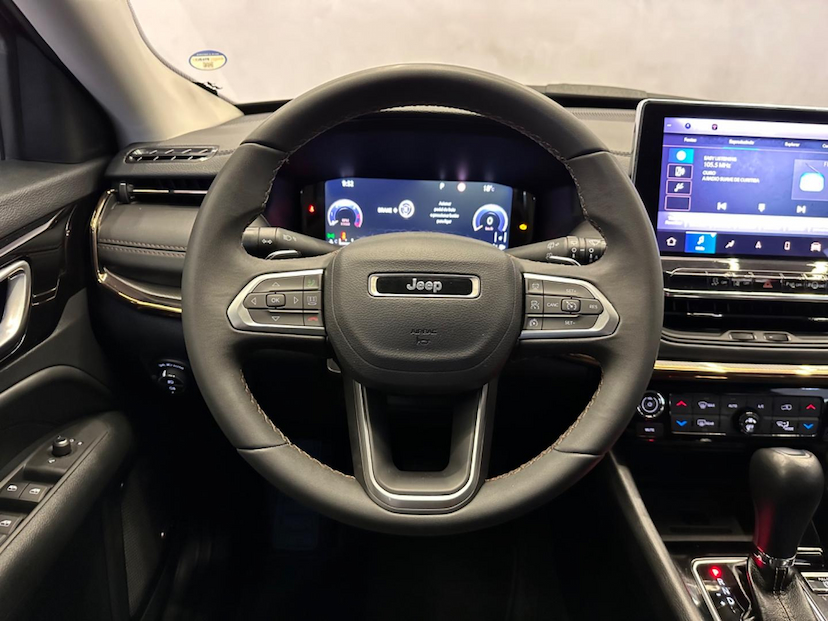 Foto do veículo JEEP COMPASS  LIMITED TD 2022 55.891 KM 155.900,00
