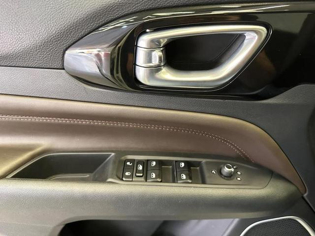 Foto do veículo JEEP COMMANDER  OVR TD380 2023 14.821 KM 229.900,00