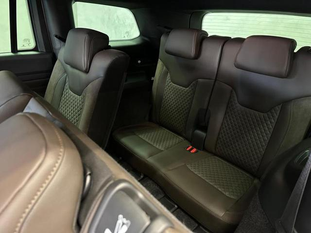 Foto do veículo JEEP COMMANDER  OVR TD380 2023 14.821 KM 229.900,00