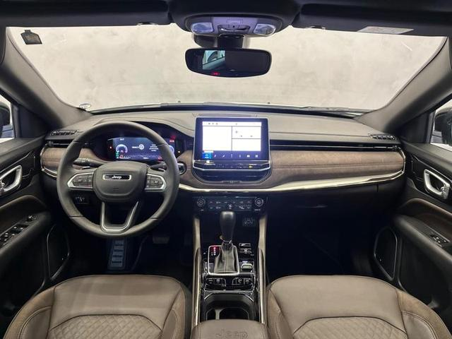 Foto do veículo JEEP COMMANDER  OVR TD380 2023 14.821 KM 229.900,00