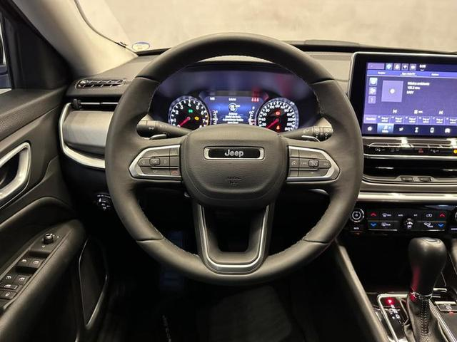 Foto do veículo JEEP COMPASS  LONG. T270 1.3 TB 4X2 FLEX AUT. 2022 22.800 KM 135.900,00