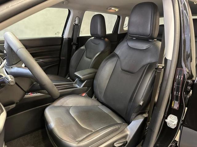 Foto do veículo JEEP COMPASS  LONG. T270 1.3 TB 4X2 FLEX AUT. 2022 22.800 KM 135.900,00