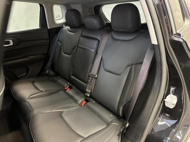 Foto do veículo JEEP COMPASS  LONG. T270 1.3 TB 4X2 FLEX AUT. 2022 22.800 KM 135.900,00