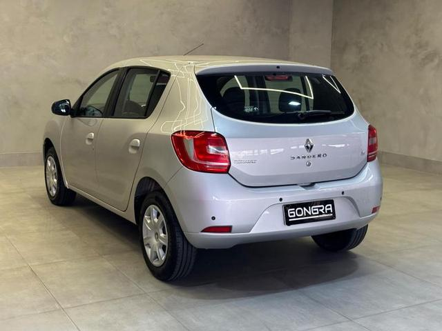 Foto do veículo RENAULT SANDERO  1.6 EXPRESSION 2018 132.600 KM 45.900,00