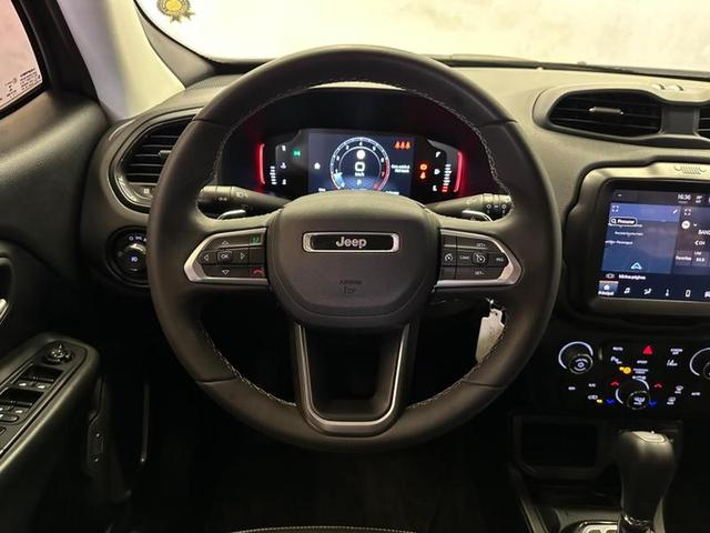 Foto do veículo JEEP RENEGADE  LONGITUDE T270 1.3 TB 4X2 FLEX AUT 2022 30.547 KM 115.900,00