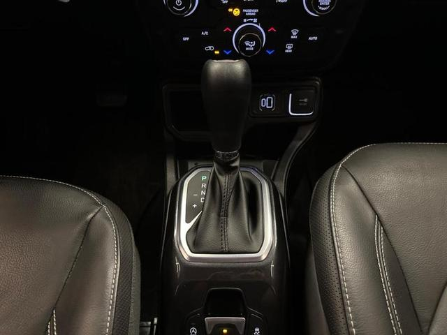 Foto do veículo JEEP RENEGADE  LONGITUDE T270 1.3 TB 4X2 FLEX AUT 2022 30.547 KM 115.900,00