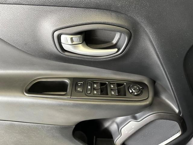 Foto do veículo JEEP RENEGADE  LONGITUDE T270 1.3 TB 4X2 FLEX AUT 2022 30.547 KM 115.900,00