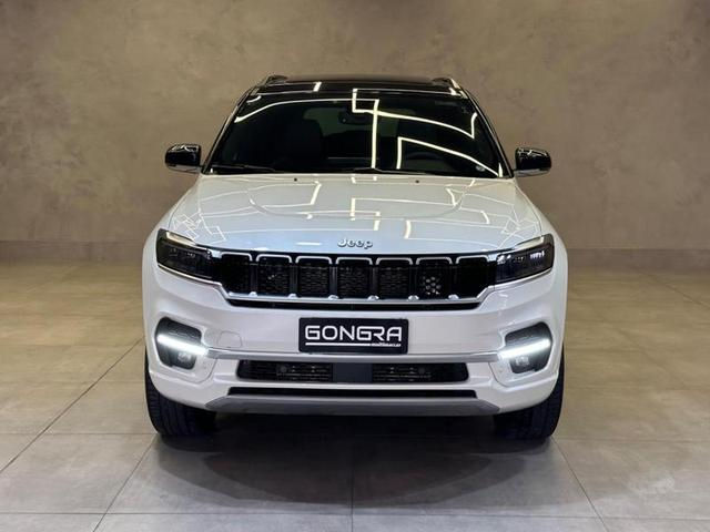 Foto do veículo JEEP COMMANDER  OVR TD380 2022 8.909 KM 214.900,00